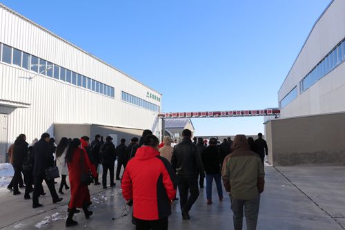 筑夢(mèng)峰會(huì)核心客戶(hù)參觀通四方農(nóng)科蘭博士路 筑夢(mèng)峰會(huì)核心客戶(hù)參觀通四方農(nóng)科蘭博士路